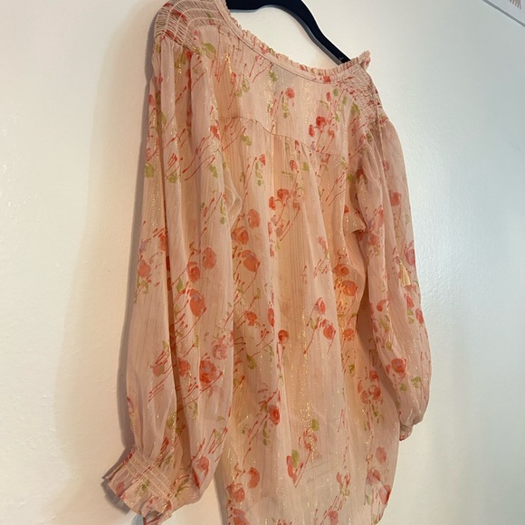 Paige Indira After
Glow Peach Sheer
Blouse Size S - Picture 8 of 9